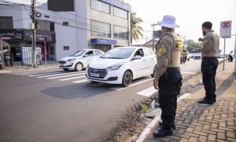Trecho da avenida Rio Madeira estará fechado para obra de drenagem de sábado a segunda-feira