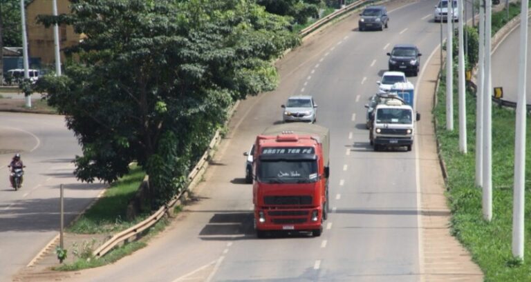 Licenciamento anual para veículos com placa final 7 termina dia 31 de julho