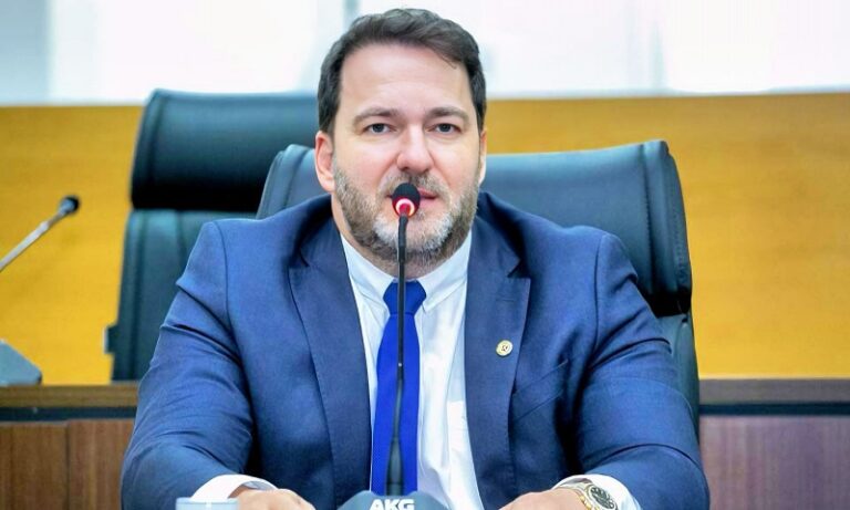 Alex Redano indica ao Estado manutenção elétrica e telhado na Escola Heitor Villa Lobos