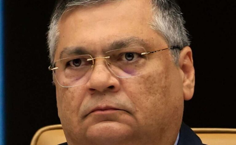Veja as quatro perguntas de Flávio Dino para Lira responder até às 20h