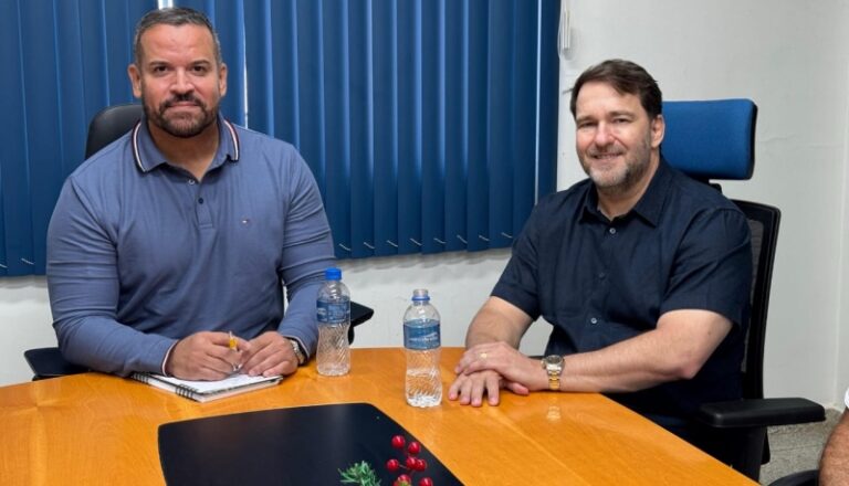 Deputado Alex Redano discute CNH Social com diretor do DETRAN