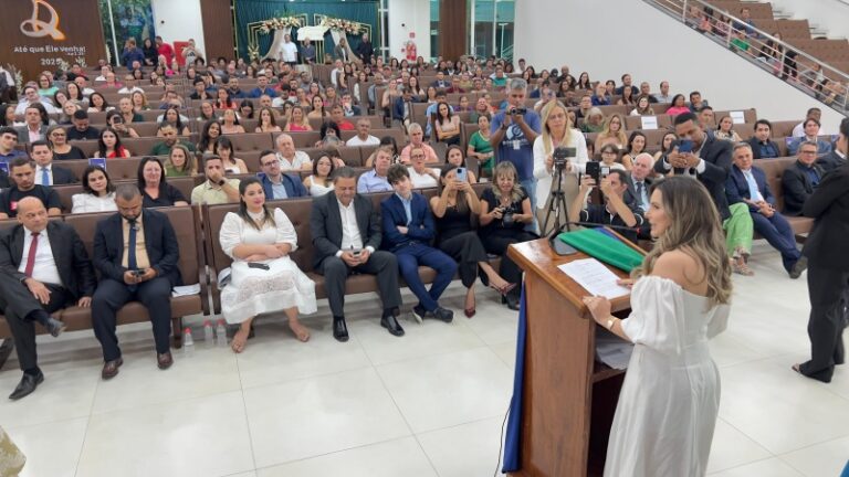 Carla Redano é empossada prefeita para o segundo mandato em Ariquemes