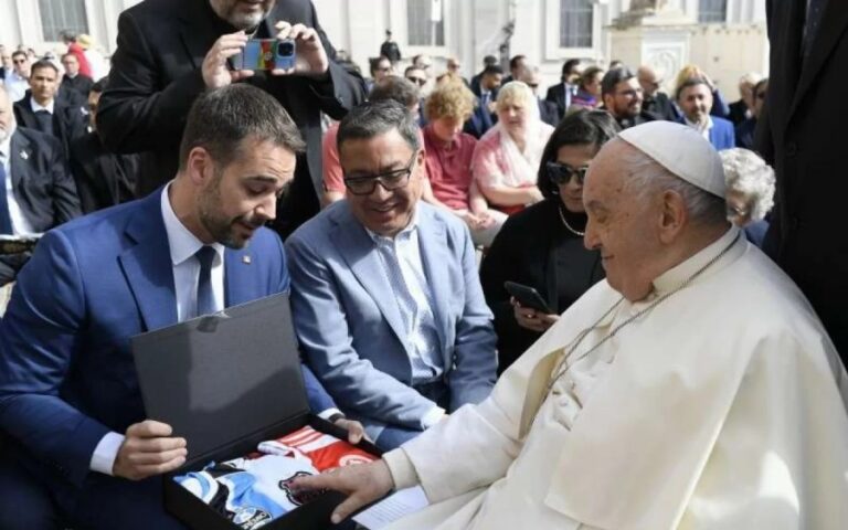 Mistério e preocupação: condição de saúde do Papa Francisco é preocupante