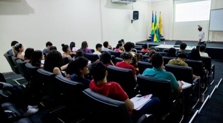 Inscrições do cursinho preparatório para o Enem terminam nesta quinta