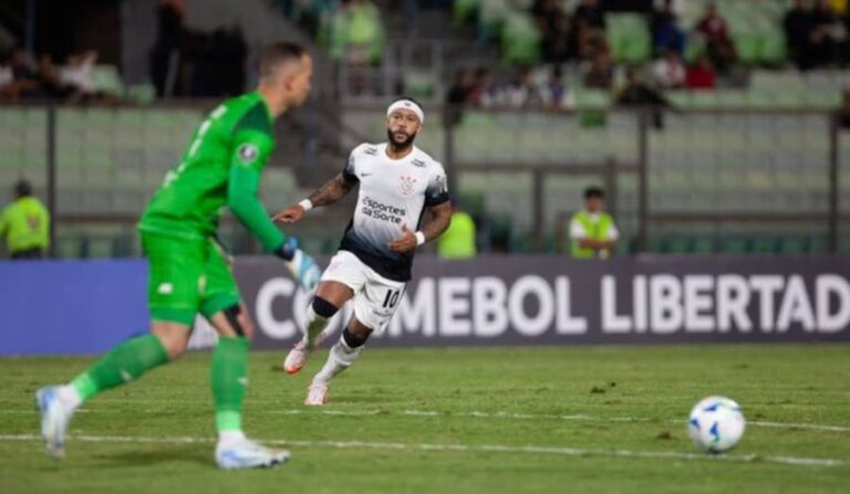 Corinthians irreconhecível. Menosprezou a fraquíssima Universidad Central. Poderia golear. Empatou. Castigo mais que merecido