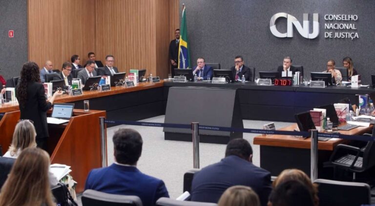 Juiz do CNJ é encontrado morto dentro de casa