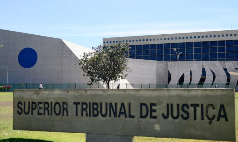 PF prende prefeito de Palmas por vazamento de investigação sigilosa