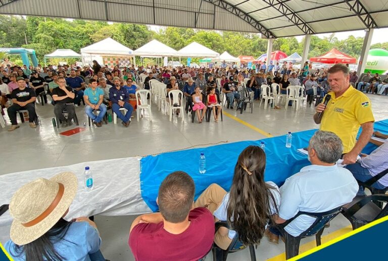 Deputado Luizinho Goebel participa do 1º Encontro dos Produtores Rurais de Chupinguaia
