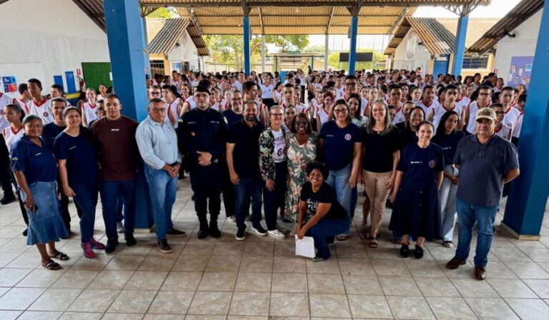 Deputado Laerte Gomes confirma reforma da quadra poliesportiva do Colégio Tiradentes da Polícia Militar XII, em Ouro Preto do Oeste