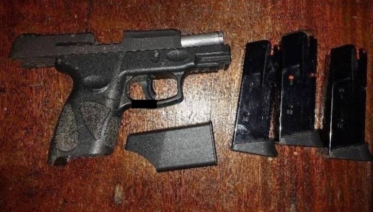Denúncia anônima leva à prisão de homem armado em Candeias do Jamari