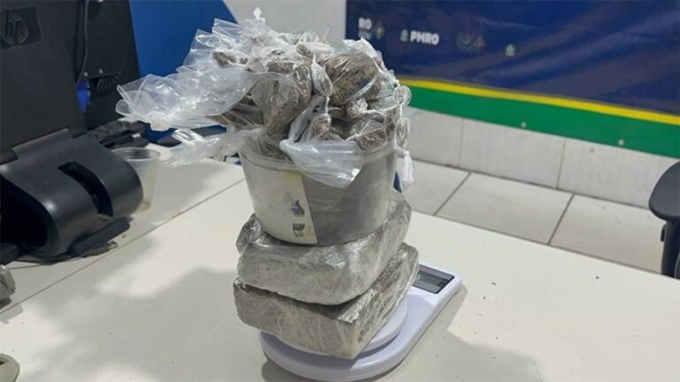 Operação da PM desmantela laboratório de drogas na Costa e Silva; três foram presos